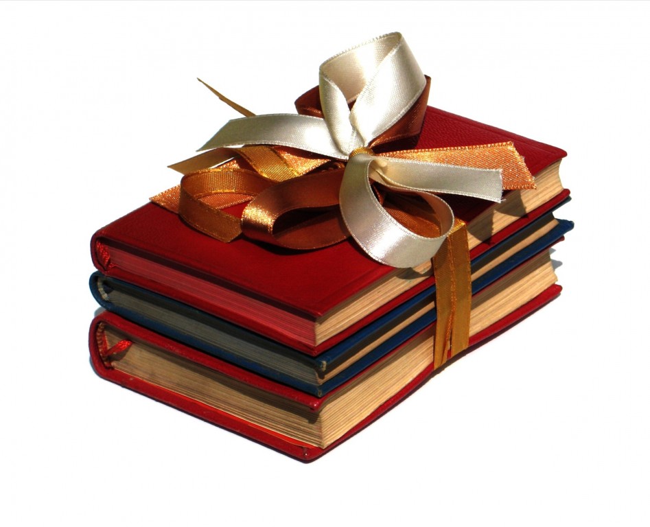 Какие книги можно подарить на Новый год