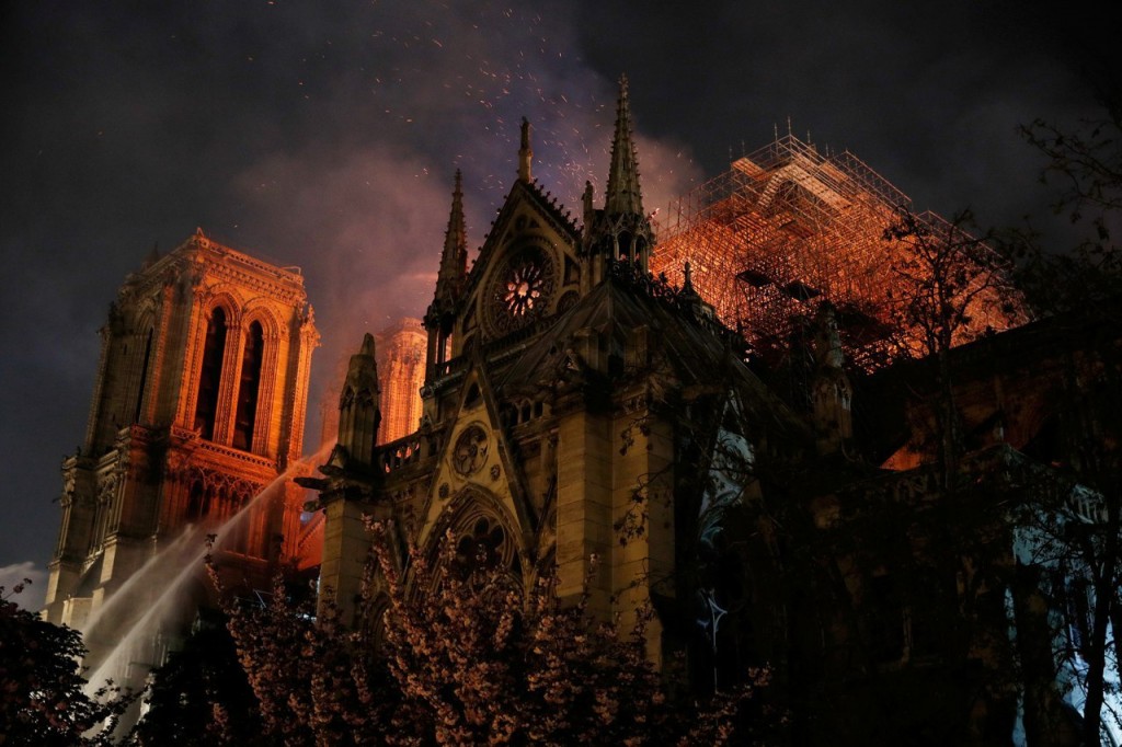 «Нотр-Дам возродится из пепла»: последствия пожара собора Парижской Богоматери