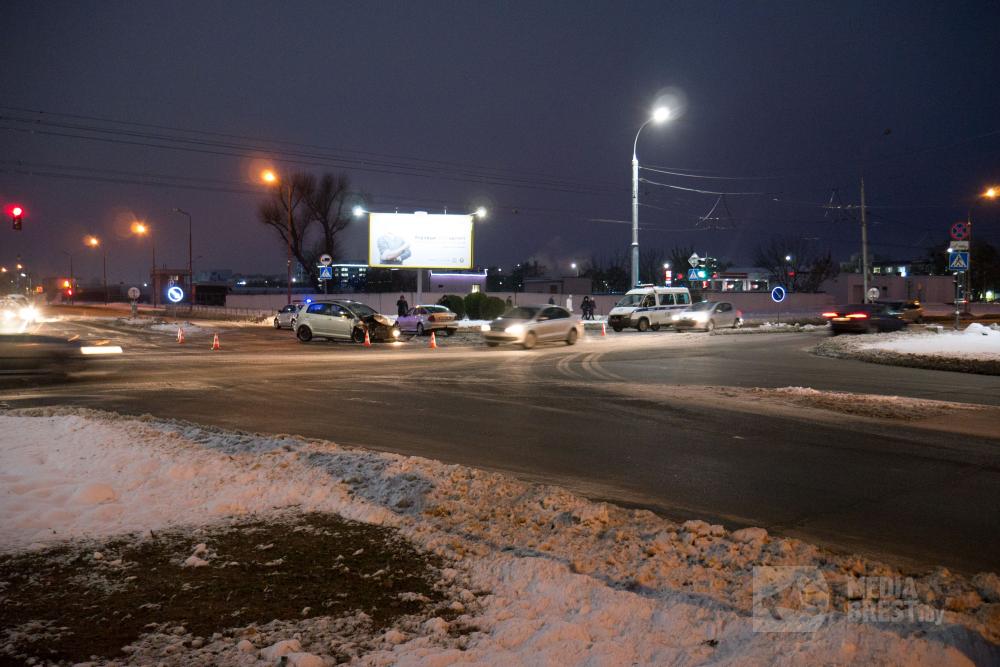 Серьезная авария на перекрестке улиц Ленинградская и Гаврилова