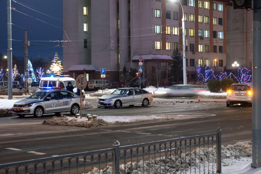 Серьезная авария на перекрестке улиц Ленинградская и Гаврилова