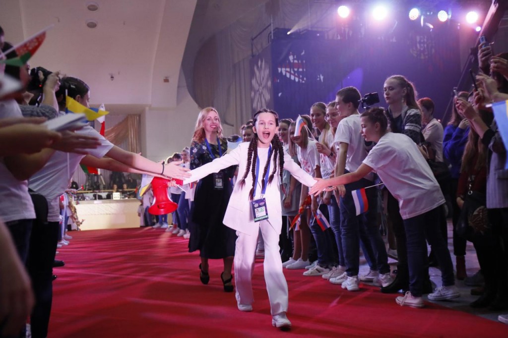 Украина первая, Россия пятая, Беларусь восьмая: назвали порядок выступлений участников детского песенного конкурса “Евровидение”