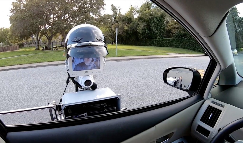 Видео: робот-полицейский в деле