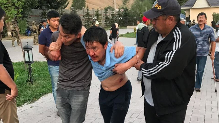 В доме экс-президента Кыргызстана произошла кровавая бойня (видео)