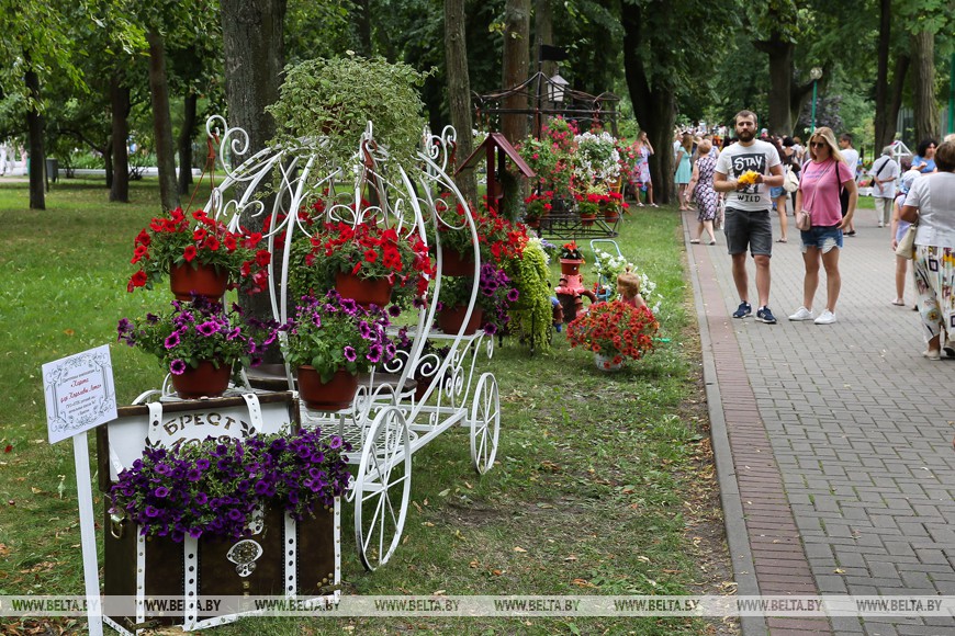 Фоторепортаж: фестиваль цветов прошел в Бресте