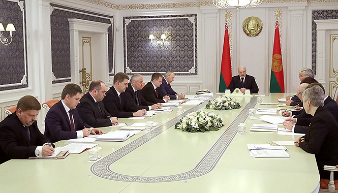 Лукашенко обвинил Россию во вводе санкций против Беларуси