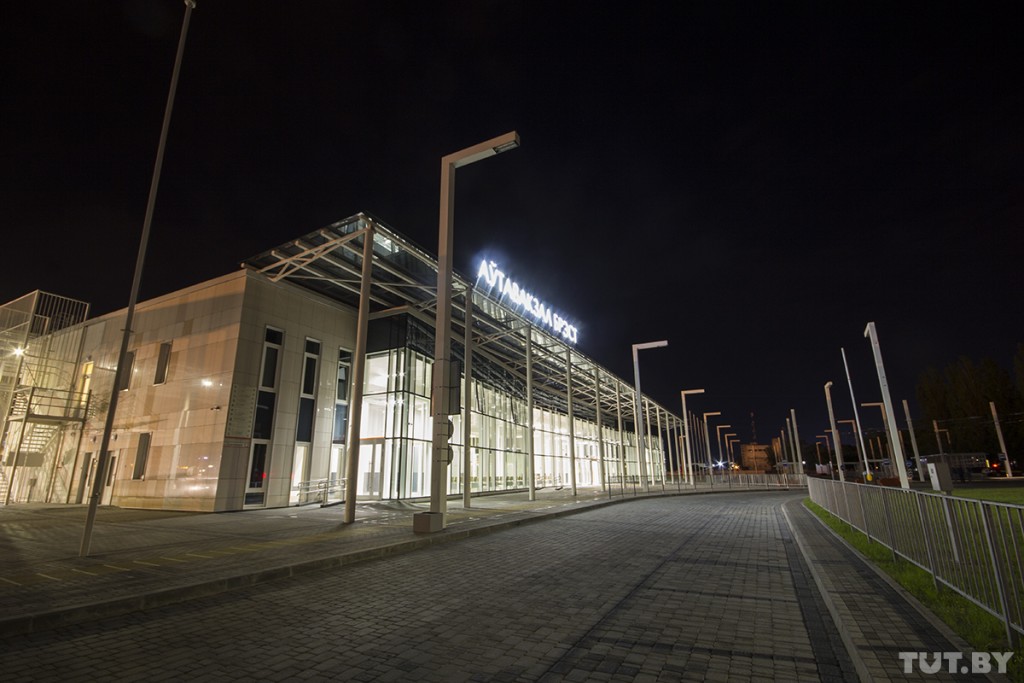 Новый автовокзал открылся ночью. Смотрите, как он выглядит и работает