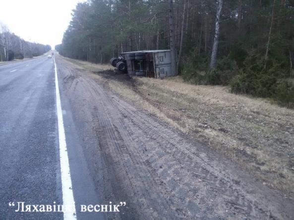 У грузовика оторвался прицеп в Ляховичском районе