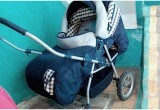 В Бресте с лестничной площадки жилого дома украли детскую коляску