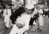 Умер мужчина с фотографии 1945 г. «Поцелуй на Таймс-сквер»