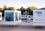 На набережной в Бресте открылась выставка под открытым небом