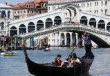 Турист напал на гондольера в Венеции за отказ сделать селфи (видео)