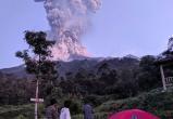 В Индонезии произошло извержение вулкана (видео)