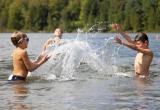 Ограничения на купание детей в водоемах сняли в Бресте