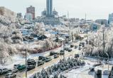 Во Владивостоке ветер валит людей с ног