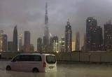 Ливни в ОАЭ затопили дороги и привели к отмене авиарейсов