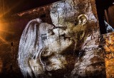 Ожившие поцелуи на стенах романтичного Парижа