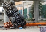 Западный обход в Бресте: автокран рухнул с путепровода