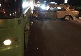 «Мерседес» врезался в автобус в Бресте (видео)