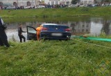 Машина сама съехала в реку в Орше