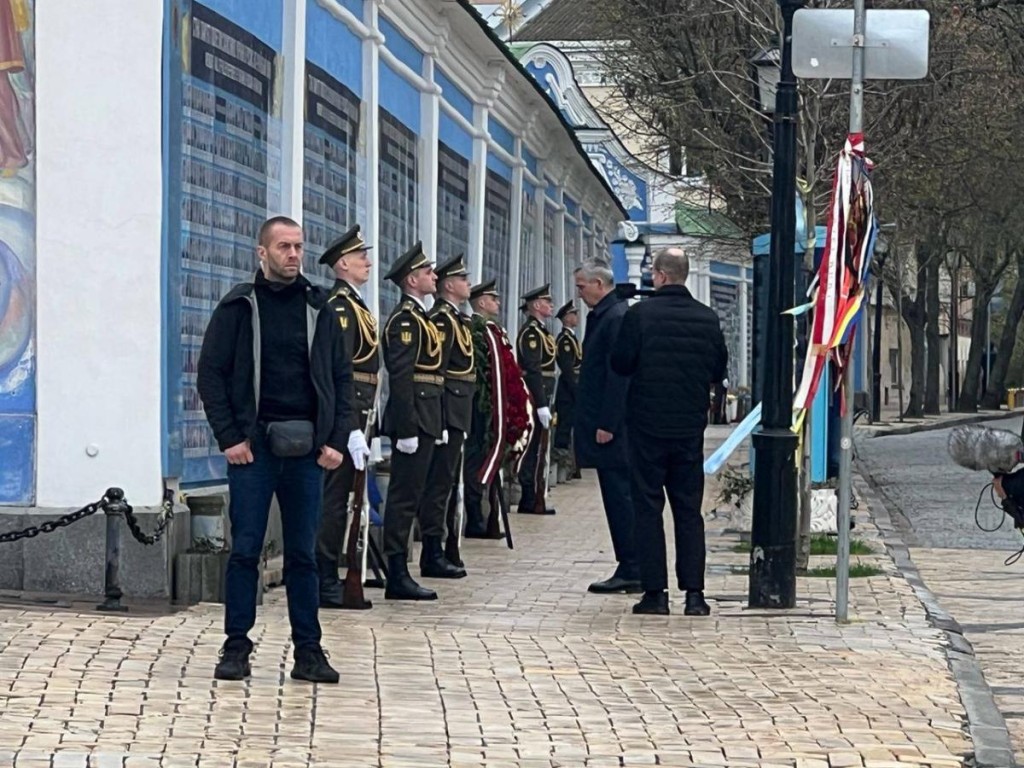 Генсек НАТО Столтенберг впервые прибыл с визитом в Киев