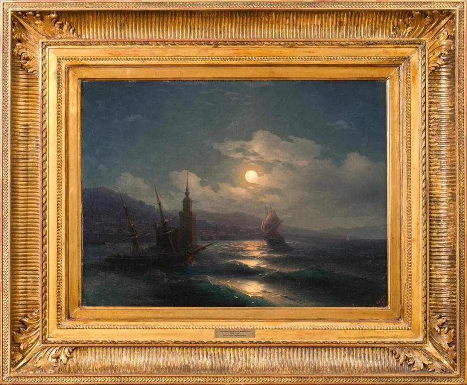 Картина русского художника Ивана Айвазовского «Лунная ночь» ушла с молотка почти за 1 миллион долларов.