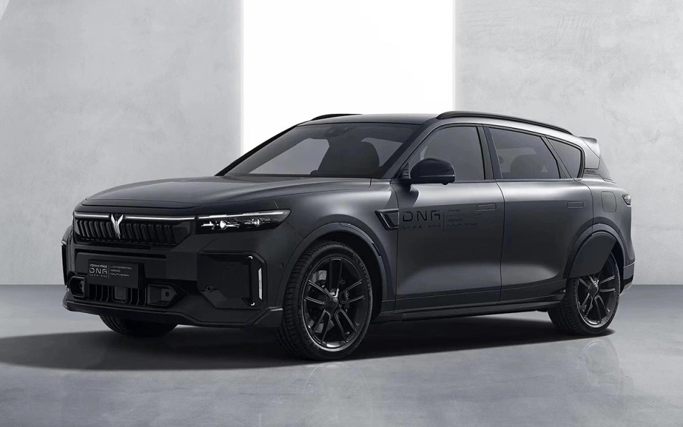 Дешевле Mercedes, BMW и Audi: сколько стоит «доступный» премиум из Китая