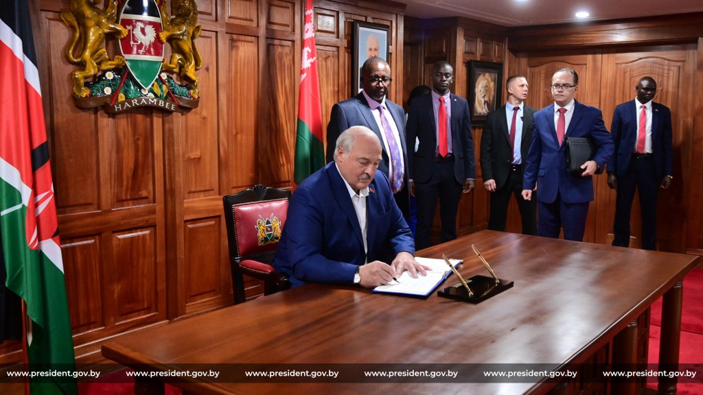 Лукашенко предложил президенту Кении разработать дорожную карту сотрудничества