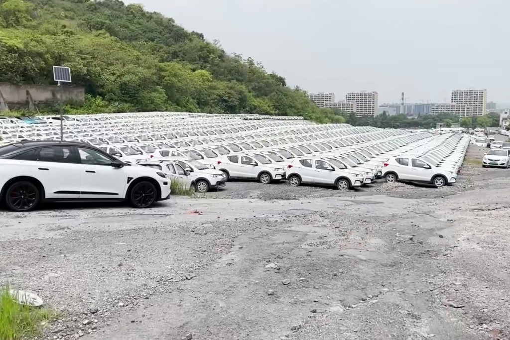 Мир поразили гигантские кладбища электромобилей в Китае