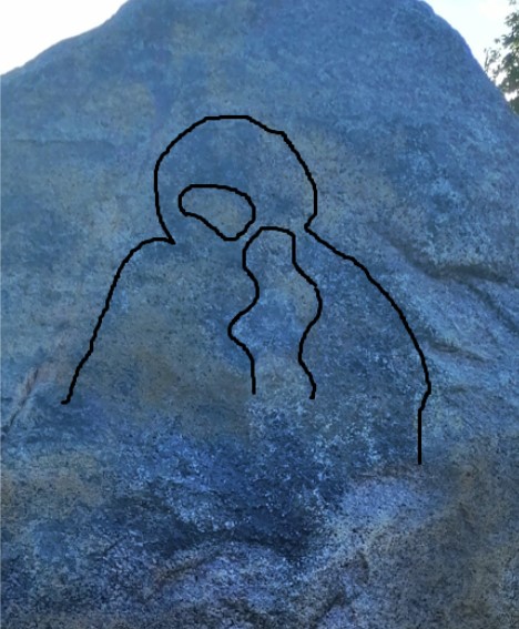 Очертание Божьей Матери увидели брестчане на камне в Городском саду