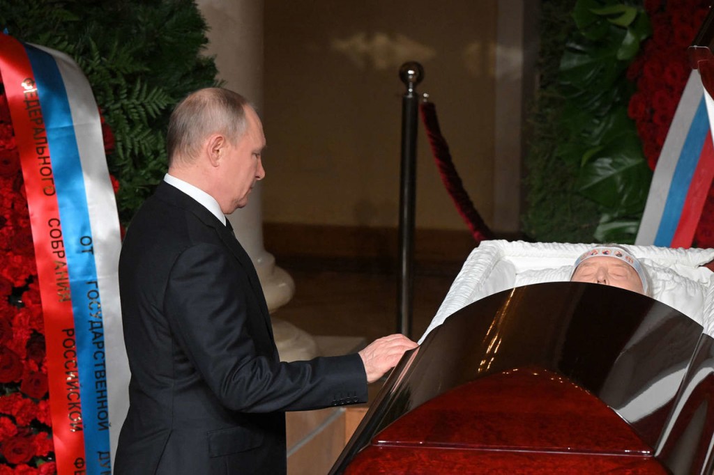 Отпевание Жириновского провел патриарх Кирилл