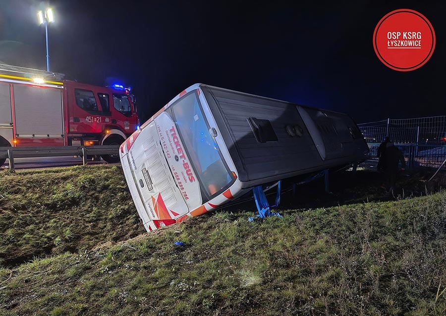 Белорусский автобус перевернулся в Польше – 6 пострадавших