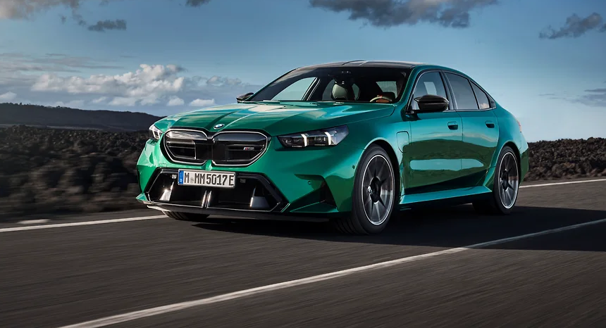 BMW показал самый мощный суперседан M5