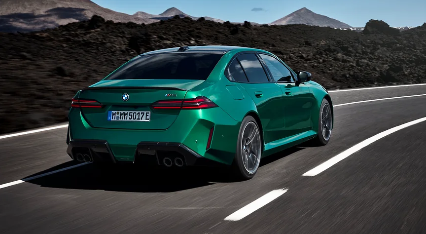 BMW показал самый мощный суперседан M5