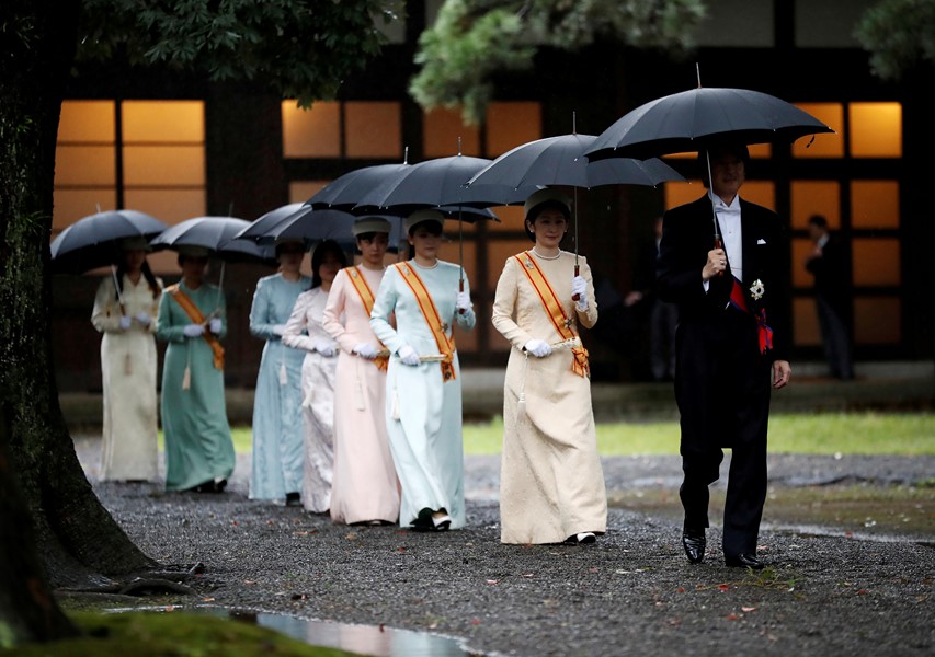 Фото из Японии: новый император взошел на престол