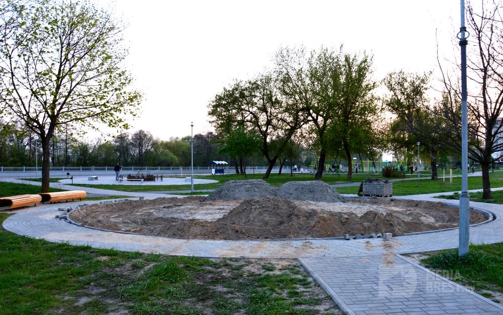 Летние террасы, детская площадка и ЗАГС в речпорту – что нового появится на набережной
