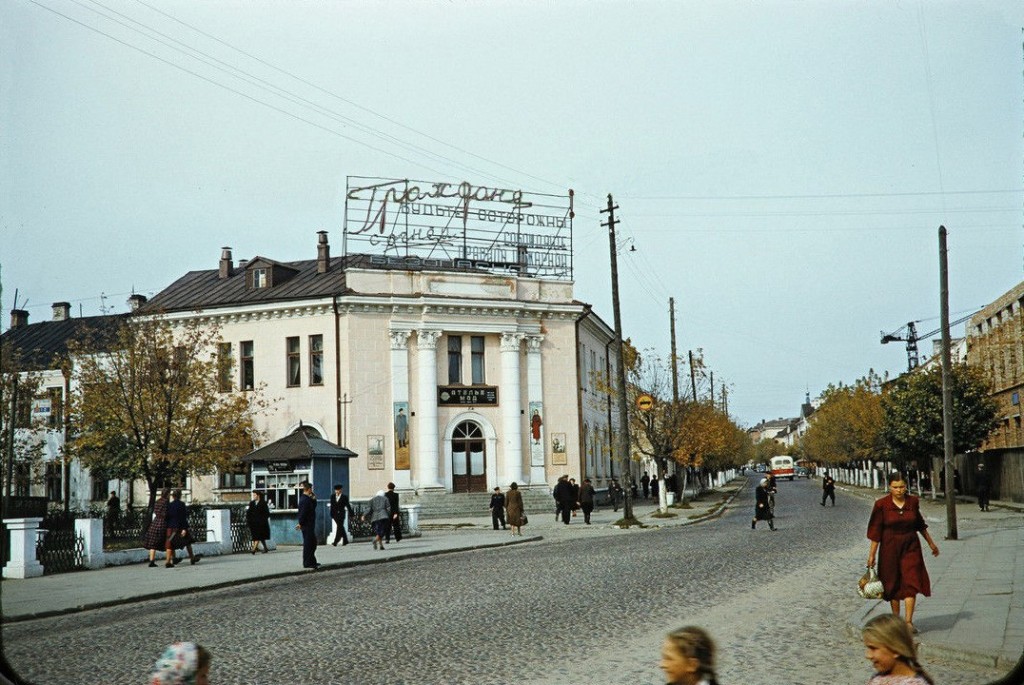 Пересечение улиц Советская и Гоголя, 1956 год. Автор фото неизвестен.