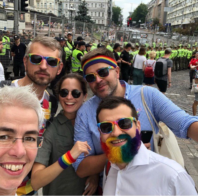Засада с фекалиями и тайный маршрут. Как прошел ЛГБТ*-парад в Киеве?
