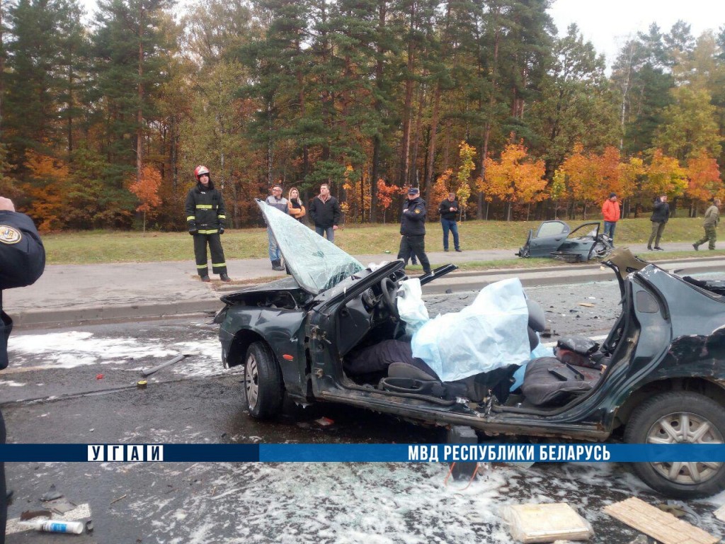 Четыре машины столкнулись в Минске: один из водителей погиб (видео)