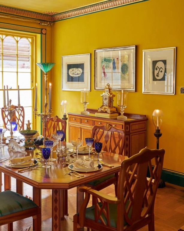 Дом солиста Queen Фредди Меркьюри продают в Лондоне за 38 миллионов долларов