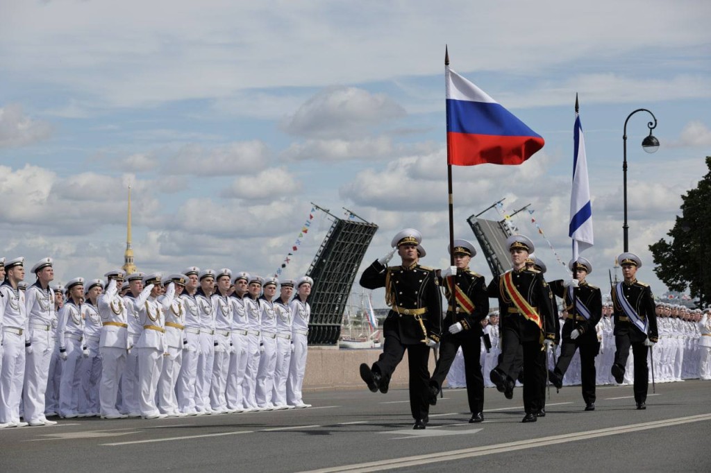Владимир Путин прибыл на парад ВМФ России