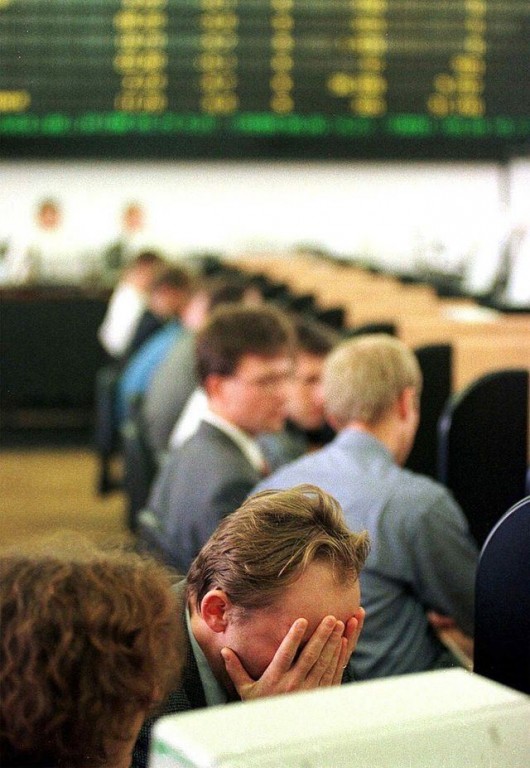 Как фондовые биржи реагировали на дефолт в России 25 лет назад