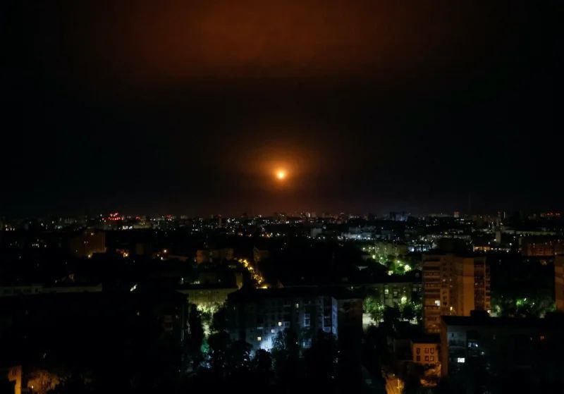 Ночью в Киеве была массированная атака, гремели взрывы, работала ПВО