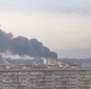 Украину обстреливают: взрывы во Львове, Харькове и других городах