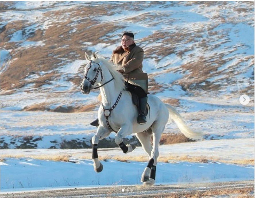 Ким Чен Ын на белом скакуне поднялся на самую высокую гору Кореи