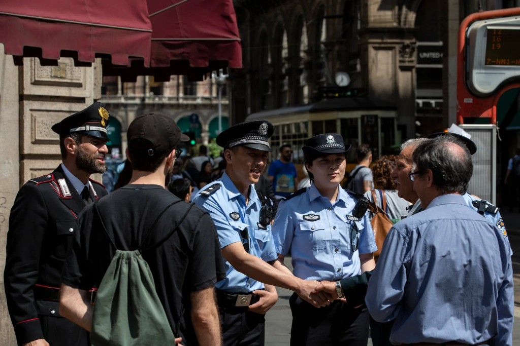 Китай управляет сотней подпольных полицейских участков по всему миру
