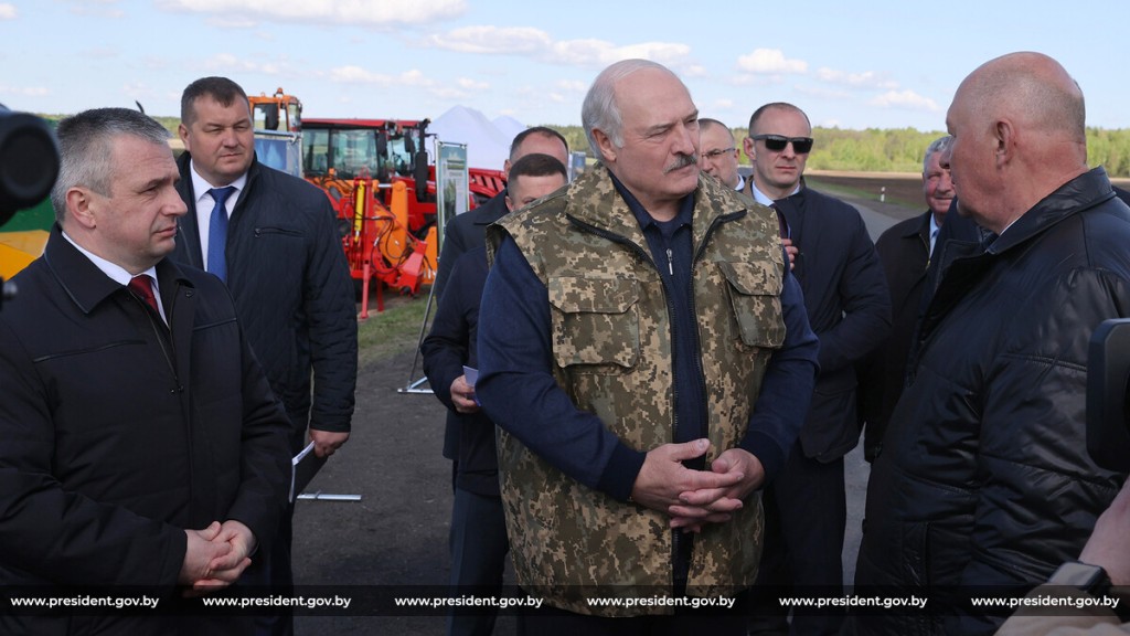Лукашенко: белорусы выбрали спокойную и мирную жизнь