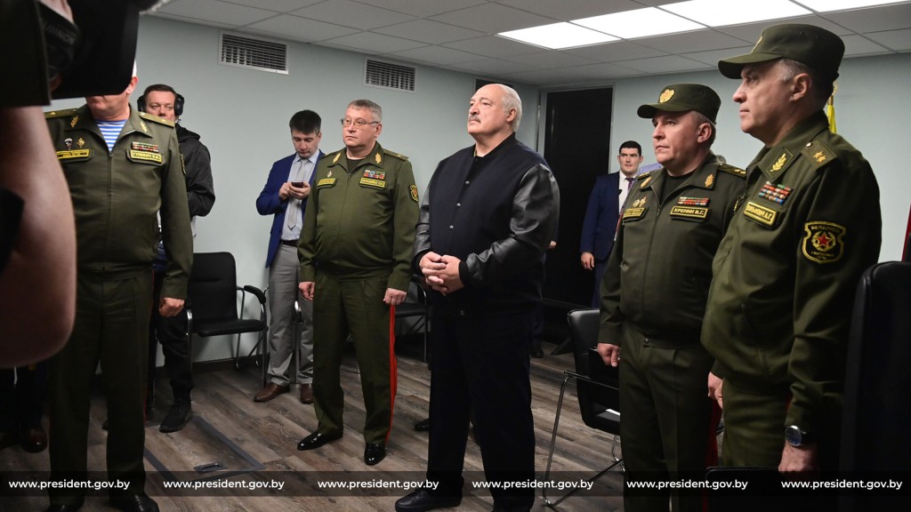 Лукашенко оценил работу белорусских ВВС и войск ПВО