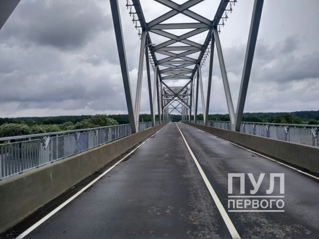 Лукашенко пообещал привести в порядок региональные дороги