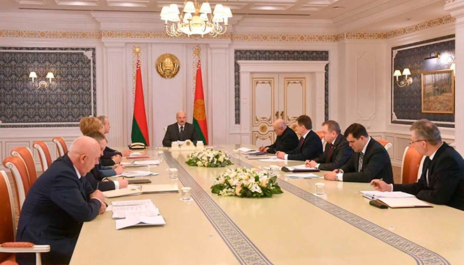 Лукашенко требует «жесточайшего контроля» над иностранной безвозмездной помощью