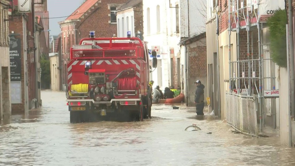 Более 10 тысяч человек лишились света во Франции из-за наводнений